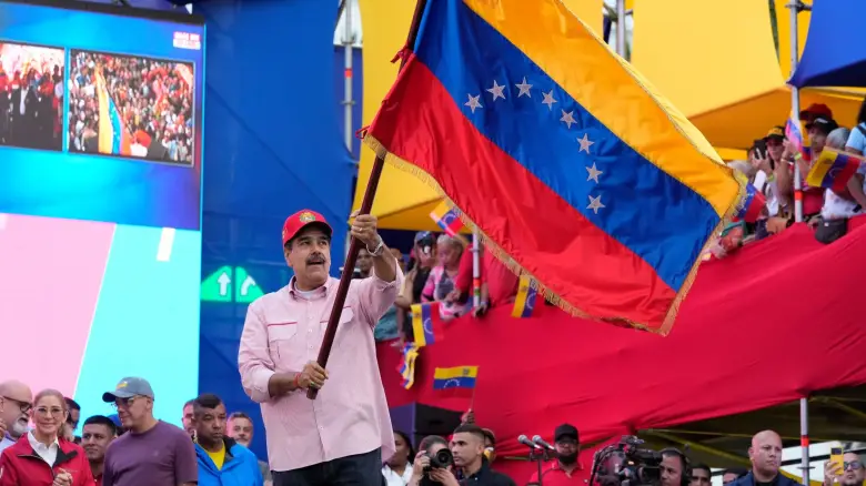 «Δεν θέλουμε ειρήνη των σκλάβων» λέει ο Μαδούρο – Καταγγέλλει «22 εβδομάδες επιθετικότητας» από ΗΠΑ