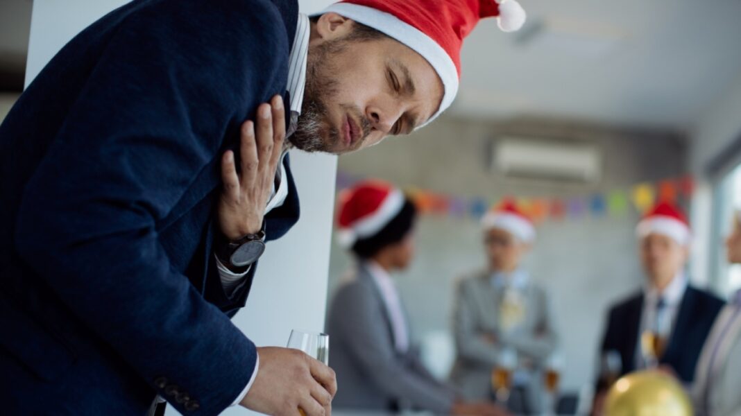 Τα καρδιακά επεισόδια αυξάνονται έως και 30% τις ημέρες των Χριστουγέννων – Τα επικίνδυνα συμπτώματα