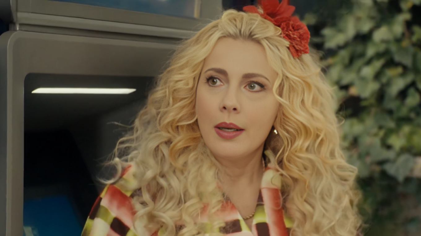 Στο Παρά Πέντε: Η επική σκηνή με την Ντάλια στα ΑΤΜ με τα capital controls στην Ελλάδα – Βίντεο