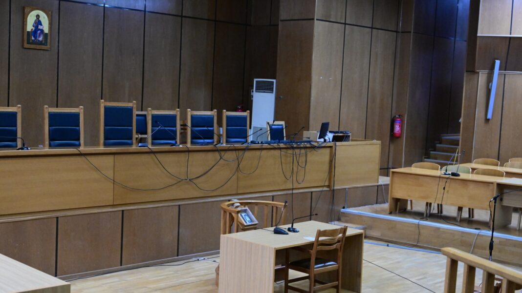 Υποκλοπές: Διέταξε βίαιη προσαγωγή μαρτύρων το δικαστήριο – Πρόστιμα για λιπομαρτυρία