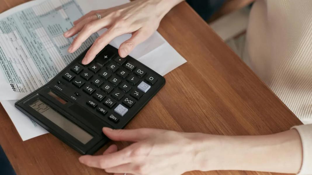 Οι φορολογικές υποχρεώσεις που πρέπει να τακτοποιήσετε μέχρι το τέλος του 2025