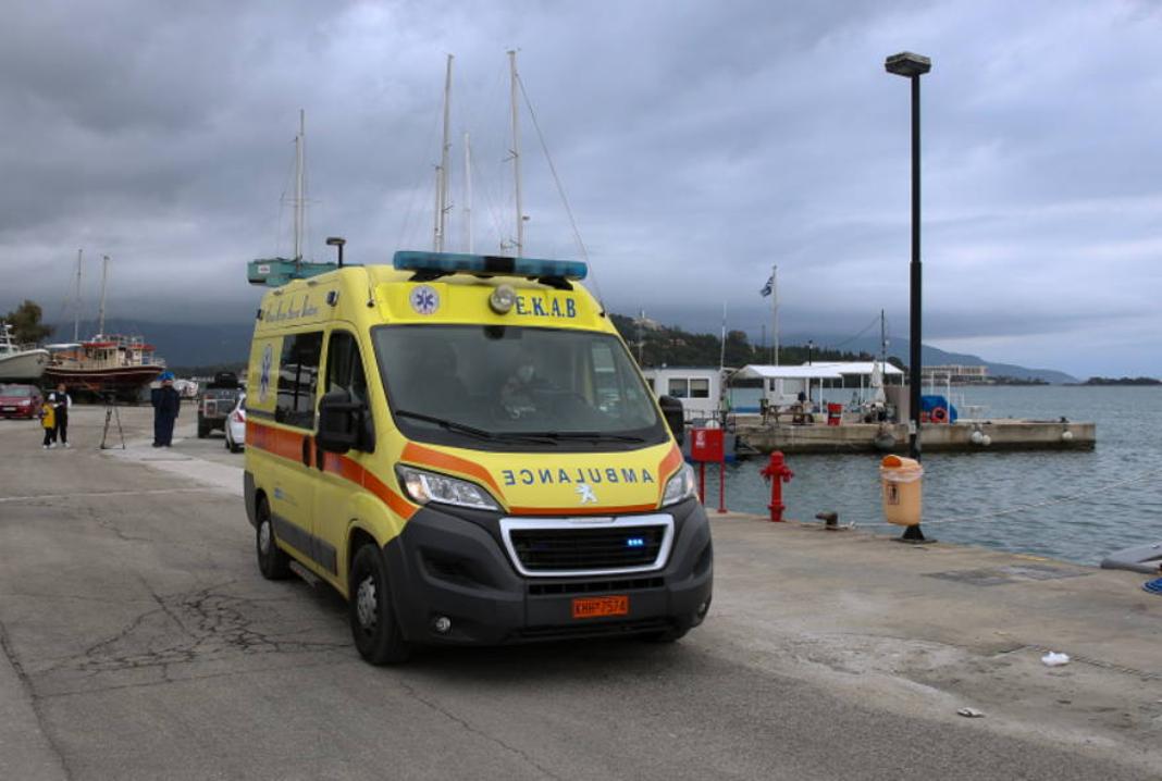 Ρέθυμνο: Στο νοσοκομείο ηλικιωμένος μετά από πτώση του στο λιμάνι