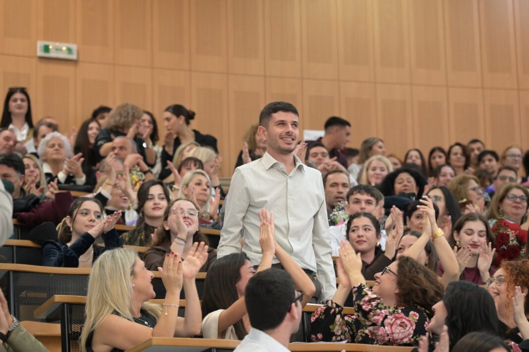 Κωνσταντίνος–Εφραίμ Τσαγκατάκης: Ορκίστηκε ο πρώτος εντυποανάπηρος απόφοιτος του ΕΛΜΕΠΑ