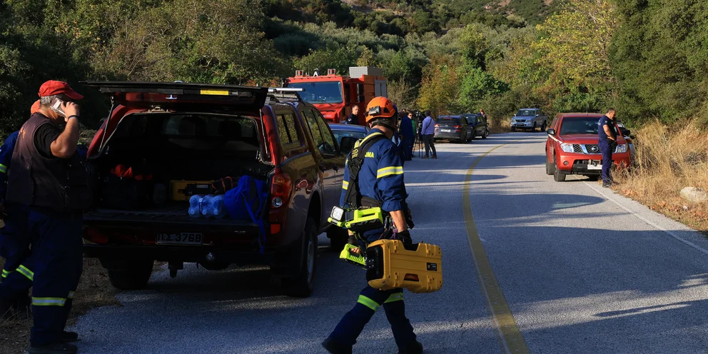 Αγωνία για τους τρεις ορειβάτες που αγνοούνται στα Βαρδούσια – Τους αναζητούν με θερμική κάμερα