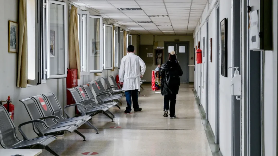 Πάτρα: Στο νοσοκομείο 14χρονος και 16χρονος λόγω μέθης – Χειροπέδες στους γονείς τους