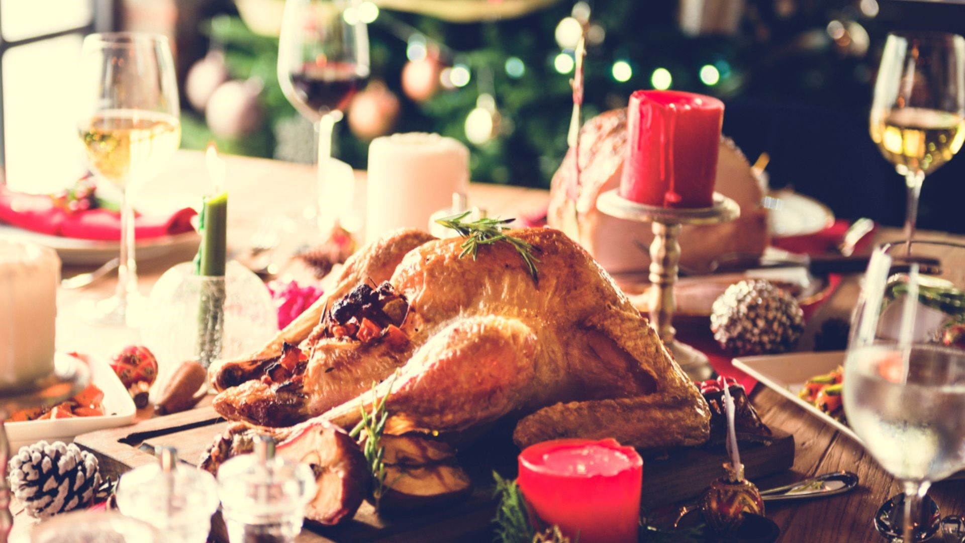 Χριστουγεννιάτικο τραπέζι: Κάθε πέρυσι και καλύτερα οι τιμές στα βασικά είδη