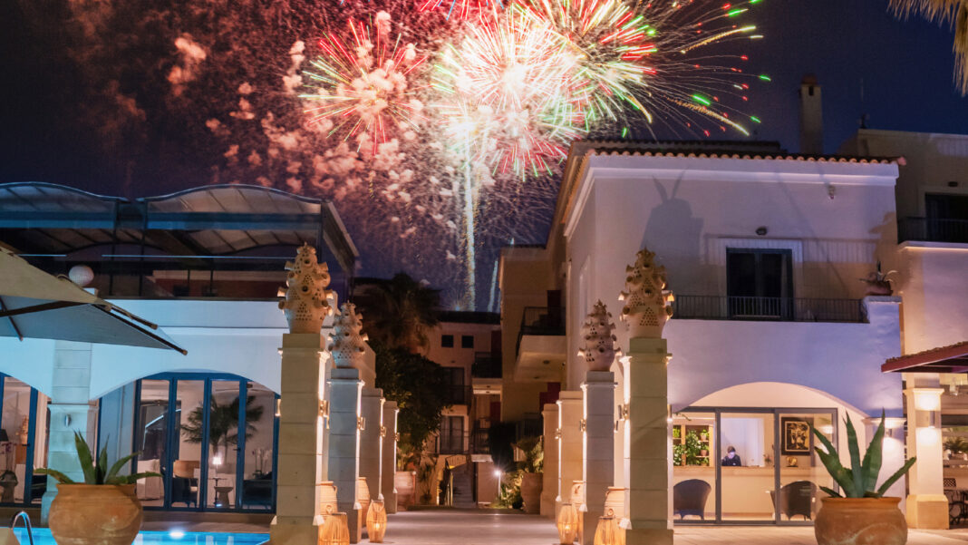 Plaza Beach House: Γιορτές με Θέα το Κρητικό Πέλαγος