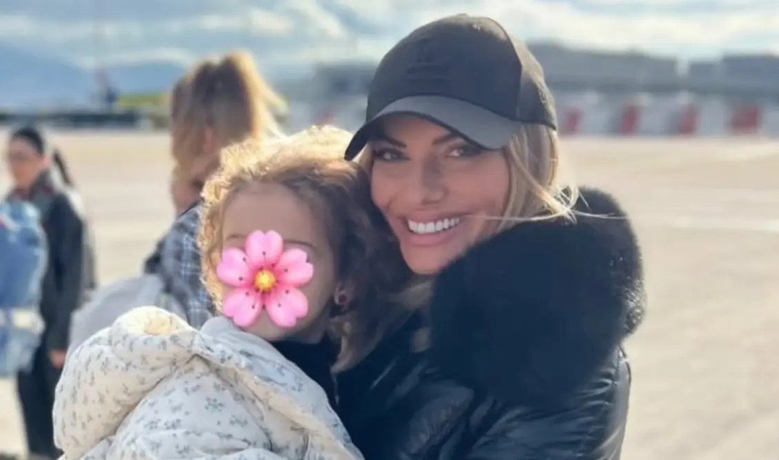 Η Ιωάννα Μαλέσκου στην Κρήτη για Πρωτοχρονιά: Η φωτογραφία με την κόρη της