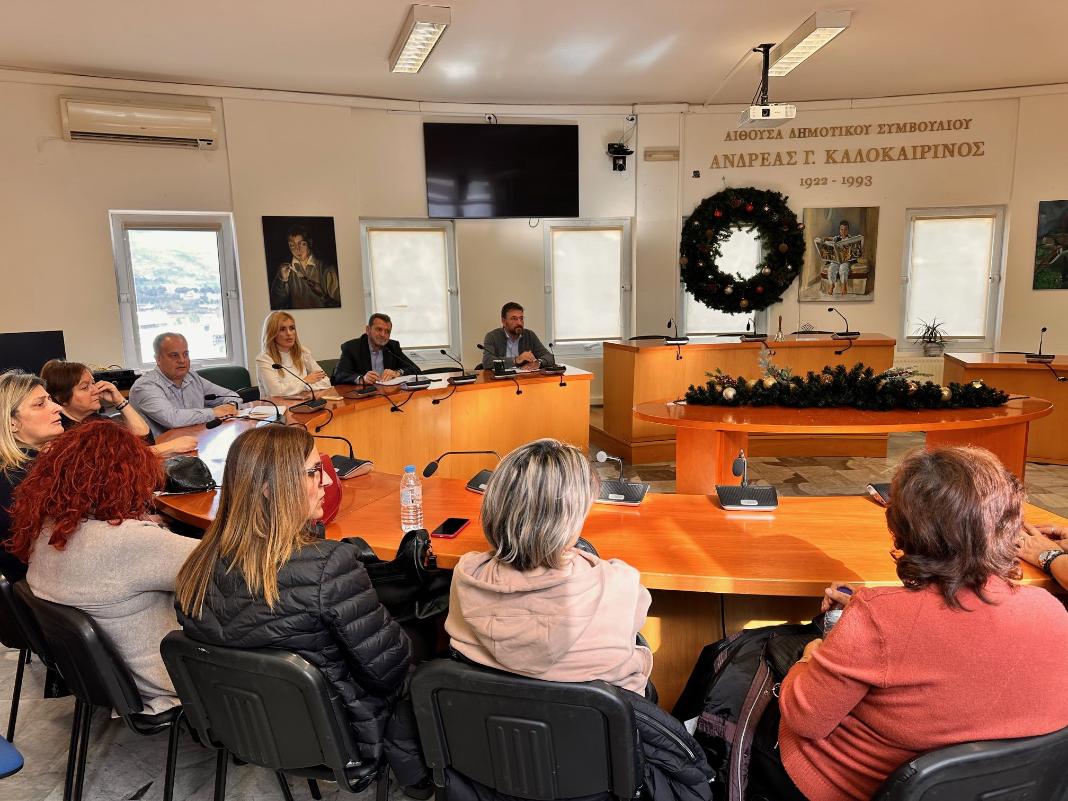 Συνάντηση Μεν. Μποκέα με γονείς του ΚΔΑΠ ΑμεΑ για ενίσχυση της δομής