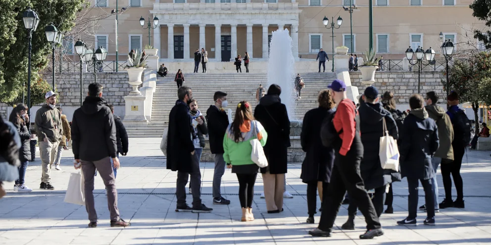 Πριν από τα Χριστούγεννα θα δοθούν τα κοινωνικά επιδόματα του ΟΠΕΚΑ – Ποια είναι, ποιους αφορούν