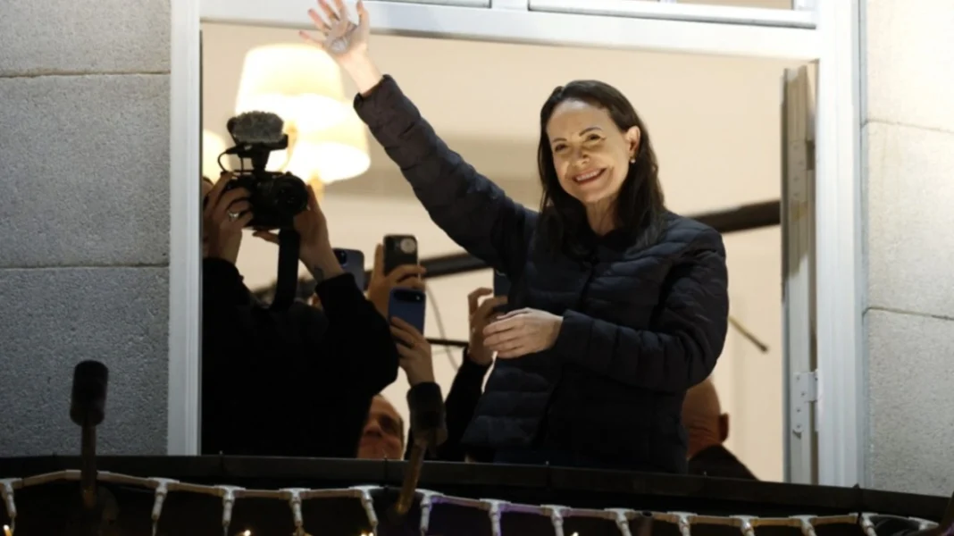 Πρώτη δημόσια εμφάνιση της Ματσάδο μετά από 11 μήνες: Πήγε στο Όσλο να παραλάβει το Νόμπελ Ειρήνης