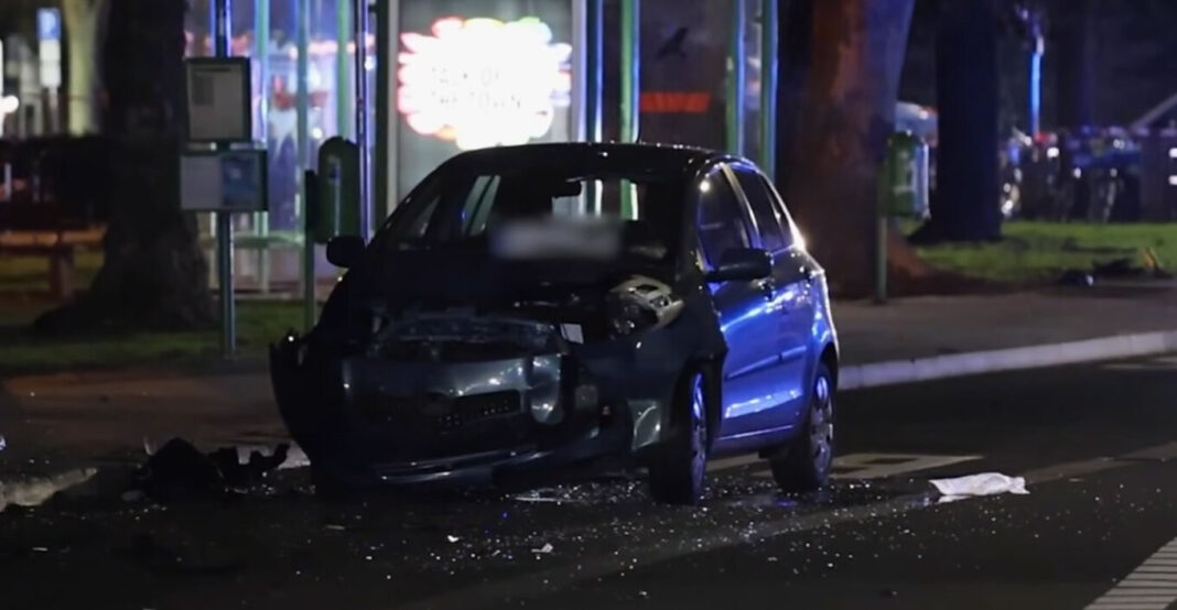 Αυτοκίνητο έπεσε σε στάση λεωφορείου στο Γκίσεν της Γερμανίας, τέσσερις τραυματίες – Βίντεο