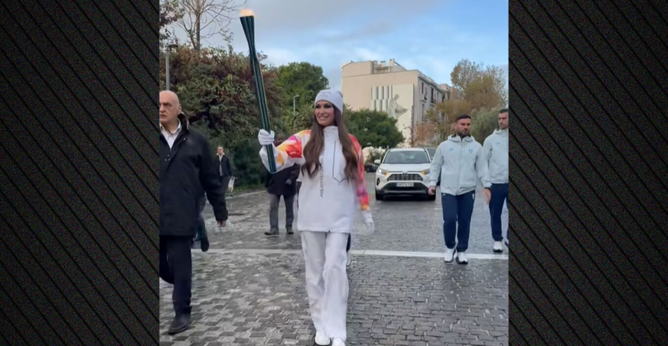 Η Κίμπερλι Γκιλφόϊλ έτρεξε στη λαμπαδηδρομία για τους Χειμερινούς Ολυμπιακούς Αγώνες