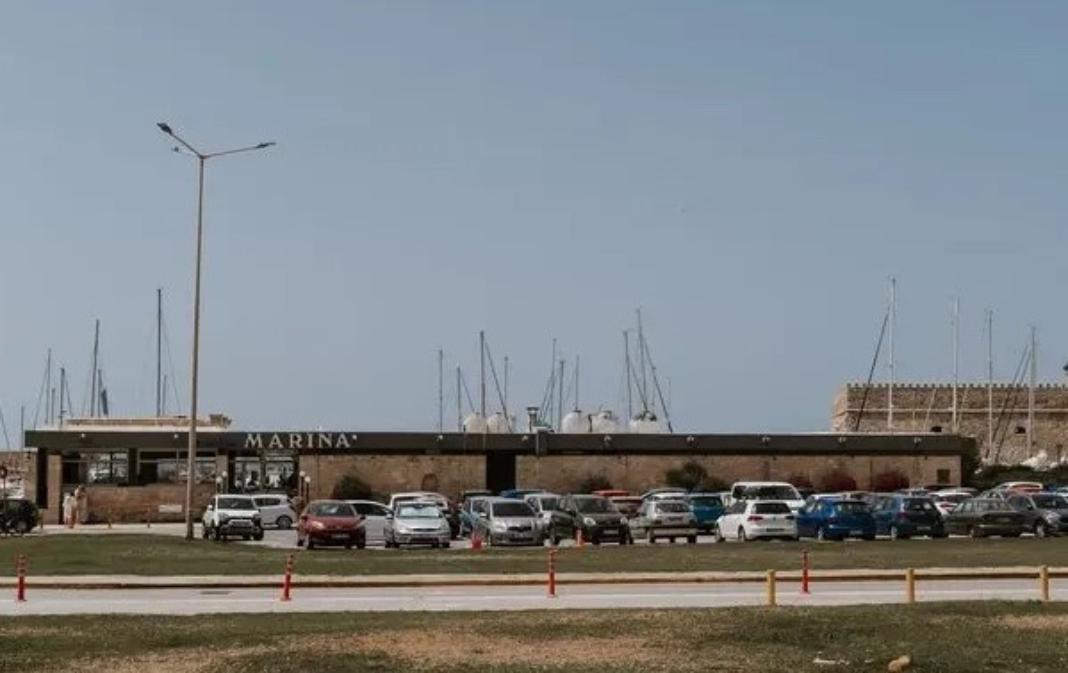 Παρκάρισμα με…απόδειξη!