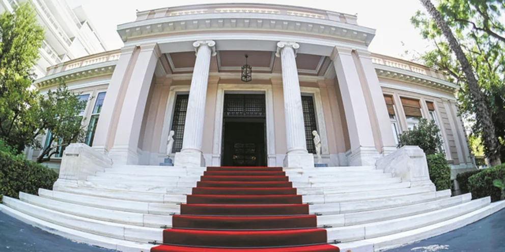 Διχασμένοι οι αγρότες για τα μπλόκα -Σύσκεψη στο Μαξίμου για τη στάση ενόψει Πρωτοχρονιάς