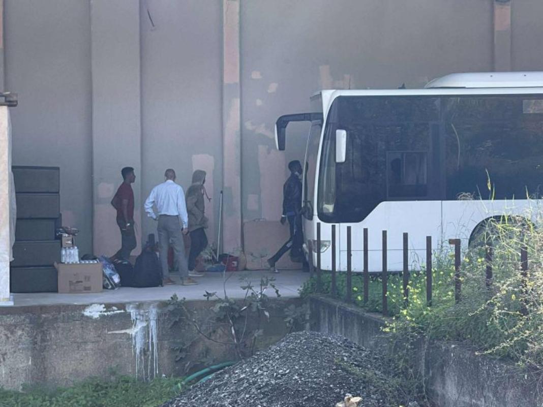 Aκόμα δύο διασώσεις με δεκάδες μετανάστες στη Γαύδο – Εκτός Κρήτης με σκάφος του Λιμενικού περίπου 400 άτομα