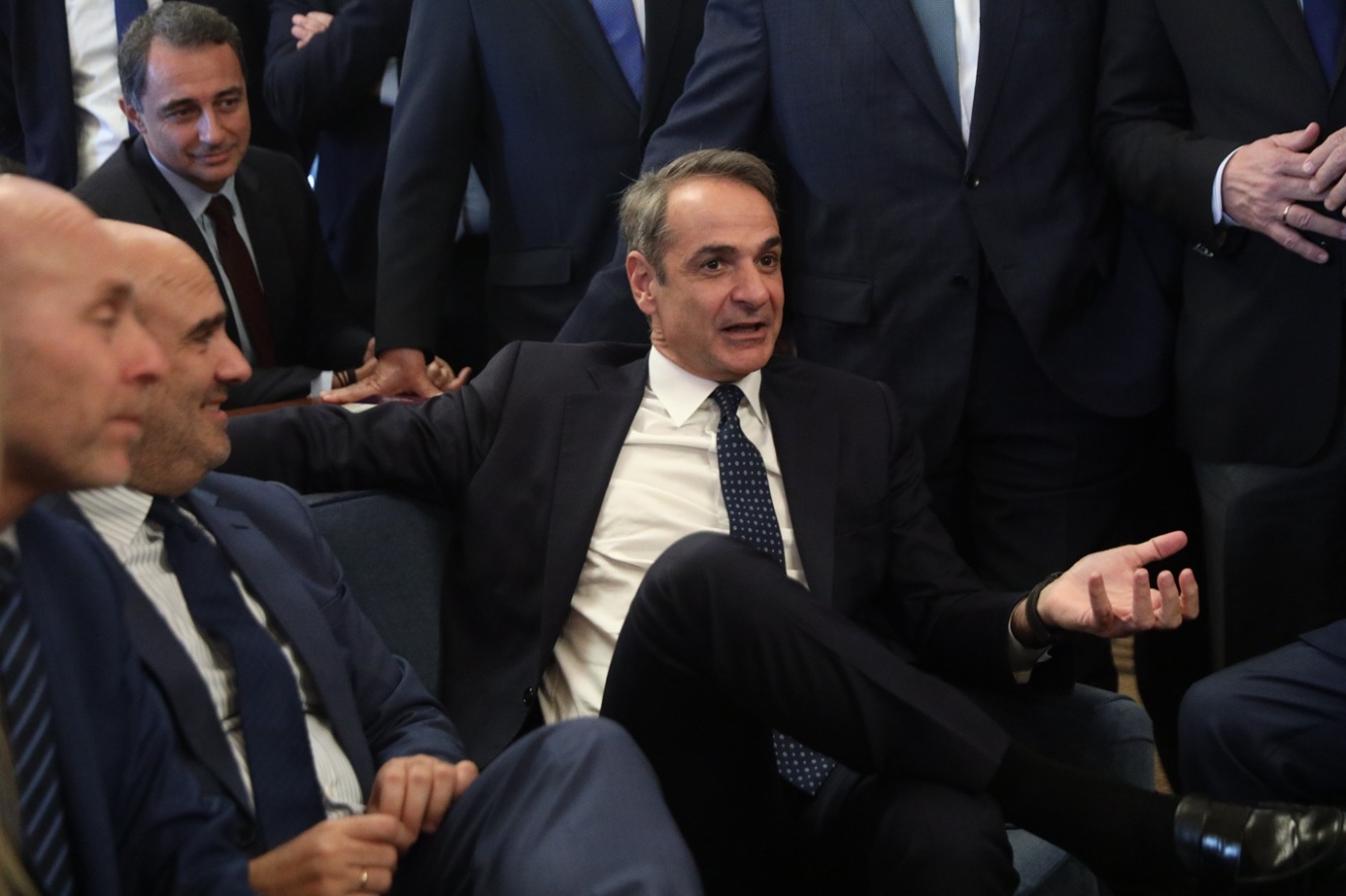 Απόψε το τραπέζι Μητσοτάκη σε βουλευτές – Μπλόκα και προϋπολογισμός στο «μενού»