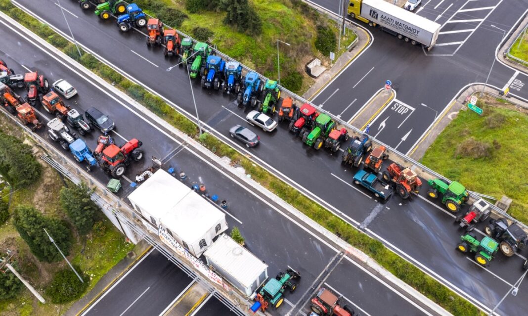 Δημογλίδου για μπλόκα: Υπάρχουν “εμπόδια” στον δρόμο, δεν θα επιτρέψουμε την κίνηση οχημάτων