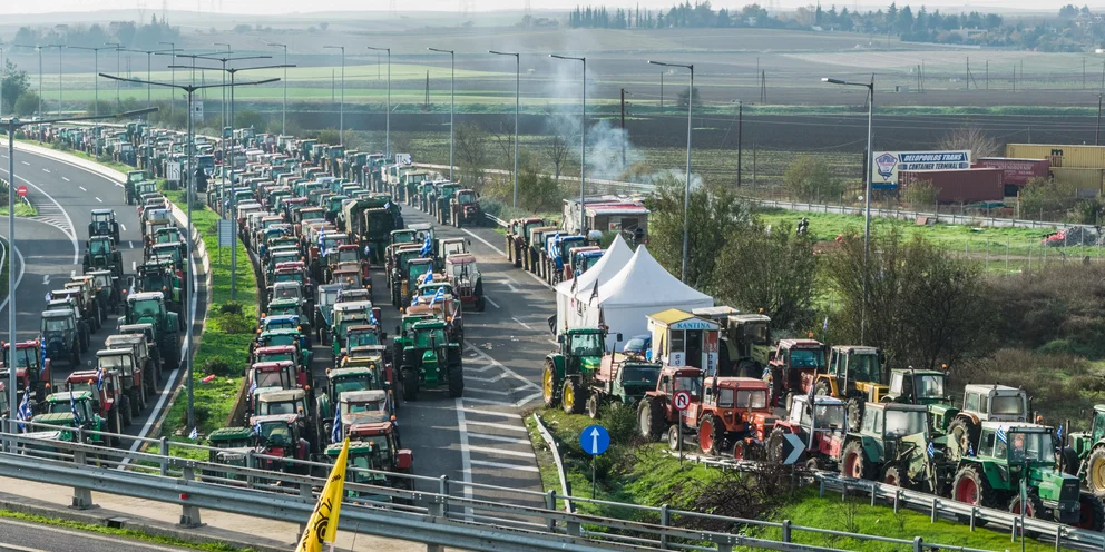 Σταθμός Ευζώνων: Έκλεισαν τα σύνορα οι αγρότες, μπλόκο σε όσους μπαίνουν στη χώρα
