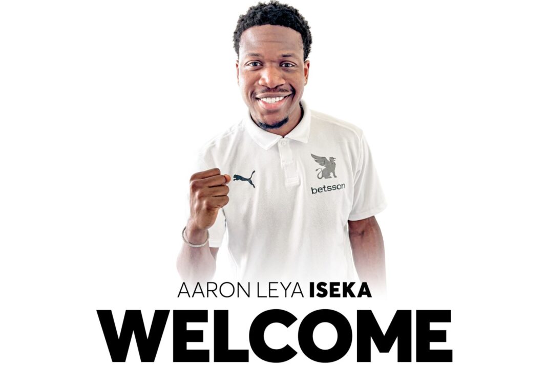 Ξανά στα ασπρόμαυρα ο Ισέκα