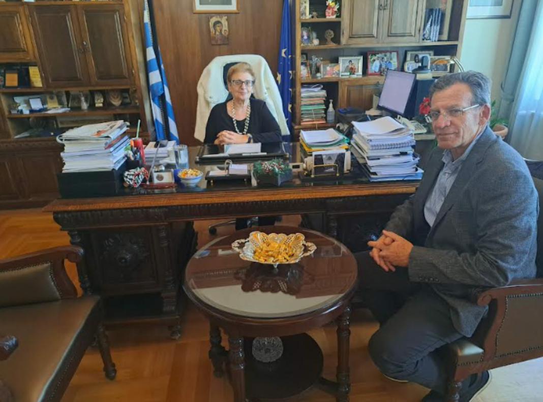 Ο νέος διοικητής του νοσοκομείου Ρεθύμνου επισκέφτηκε την αντιπεριφερειάρχη Μ. Λιονή