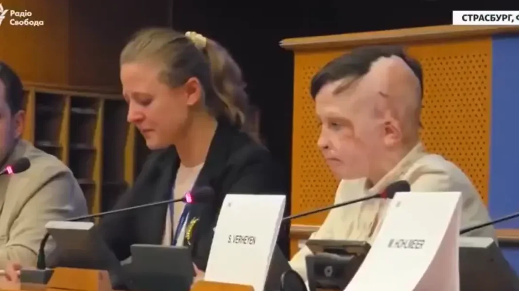 «Ήταν η τελευταία φορά που είδα τη μαμά μου»: Η συγκινητική ιστορία του 11χρονου Ρόμαν από την Ουκρανία που λύγισε διερμηνέα στο Στρασβούργο