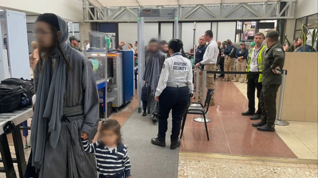 Η Κολομβία παρέδωσε στις ΗΠΑ μέλη εβραϊκής σέκτας που κατηγορούνται για σεξουαλικές κακοποιήσεις παιδιών