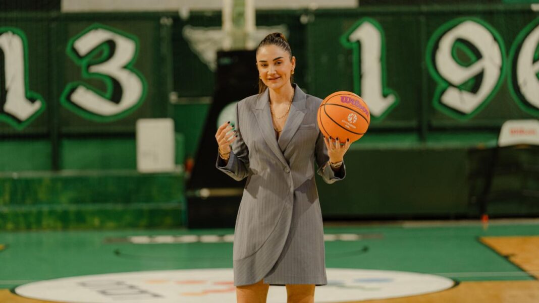 Σελέν Ερντέμ: Η viral προπονήτρια του Παναθηναϊκού εξηγεί γιατί φορά τακούνια στο παρκέ και ποιο ελληνικό φαγητό λατρεύει