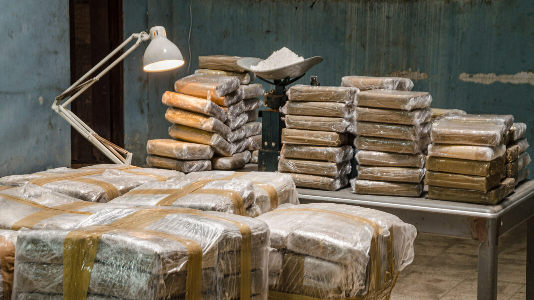 Έως και επτά τόνοι κοκαΐνης σε σκάφος του Έλληνα «Εσκομπάρ»!