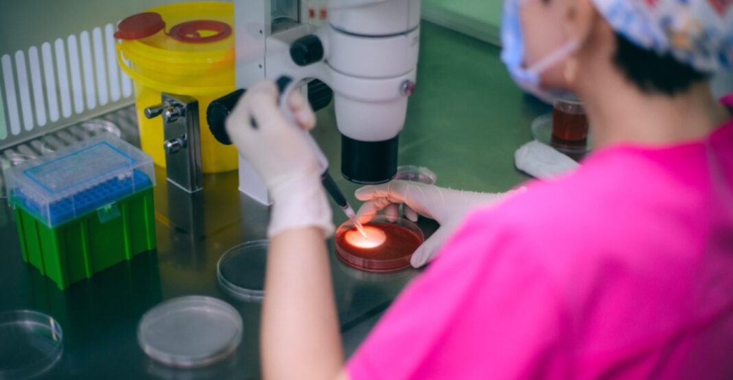 Σάλος με δωρητή σπέρματος που μετέδωσε γονίδιο καρκίνου σε 197 παιδιά σε χώρες της Ευρώπης και την Ελλάδα