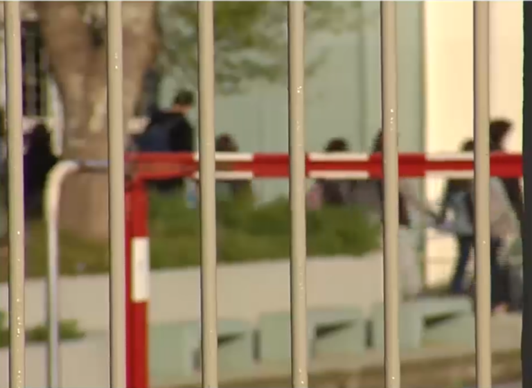 Μαθητές διακινούσαν κοκαΐνη και κάνναβη σε σχολείο της Αττικής – Bίντεο