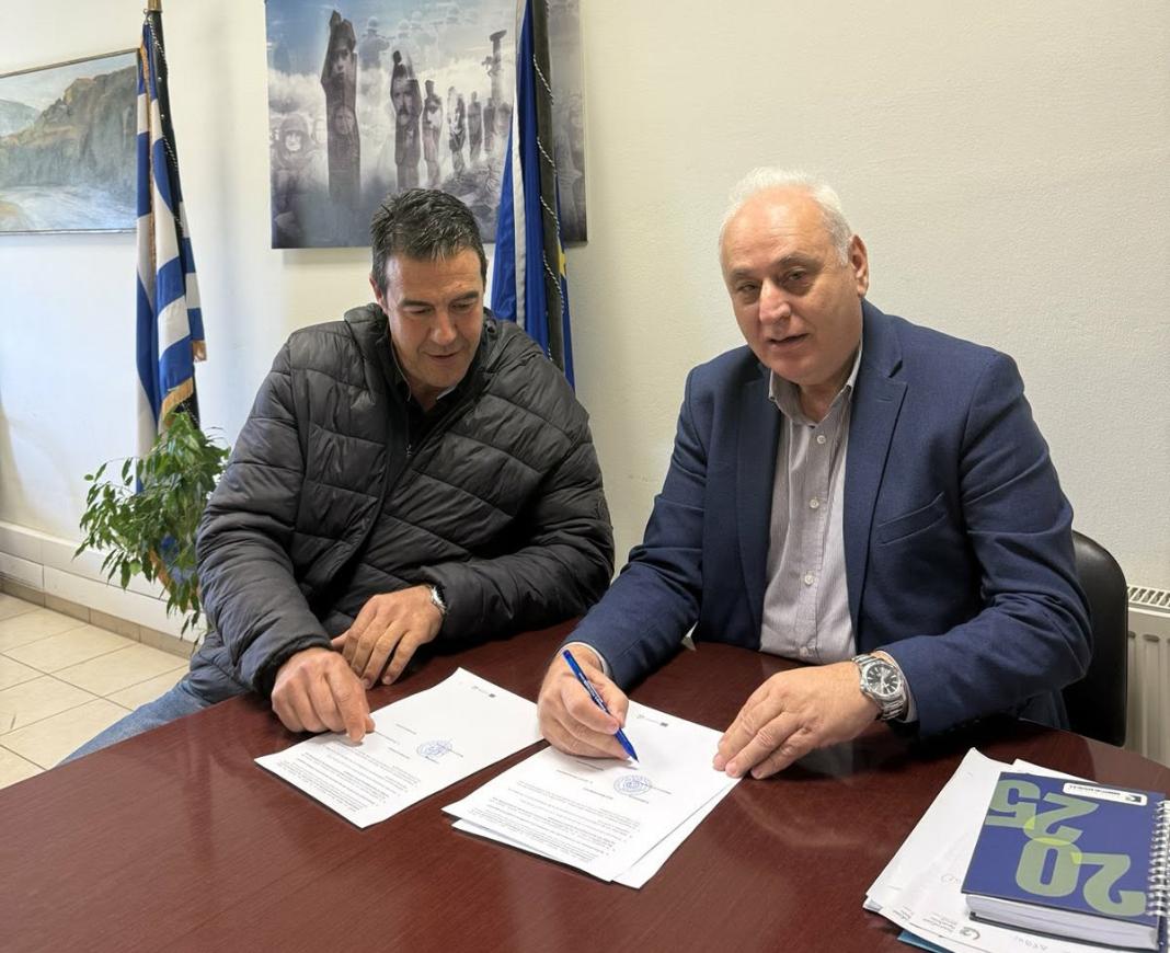 Υπογραφή σύμβασης νέου  εργαζομένου για το πρόγραμμα ΚΗΦΗ στον Δήμο Βιάννου