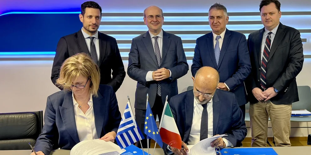 Υπεγράφη παραγγελία για 23 νέα τρένα – Στα 308 εκατ. ευρώ η ιδιωτική επένδυση, έρχονται έως το 2027