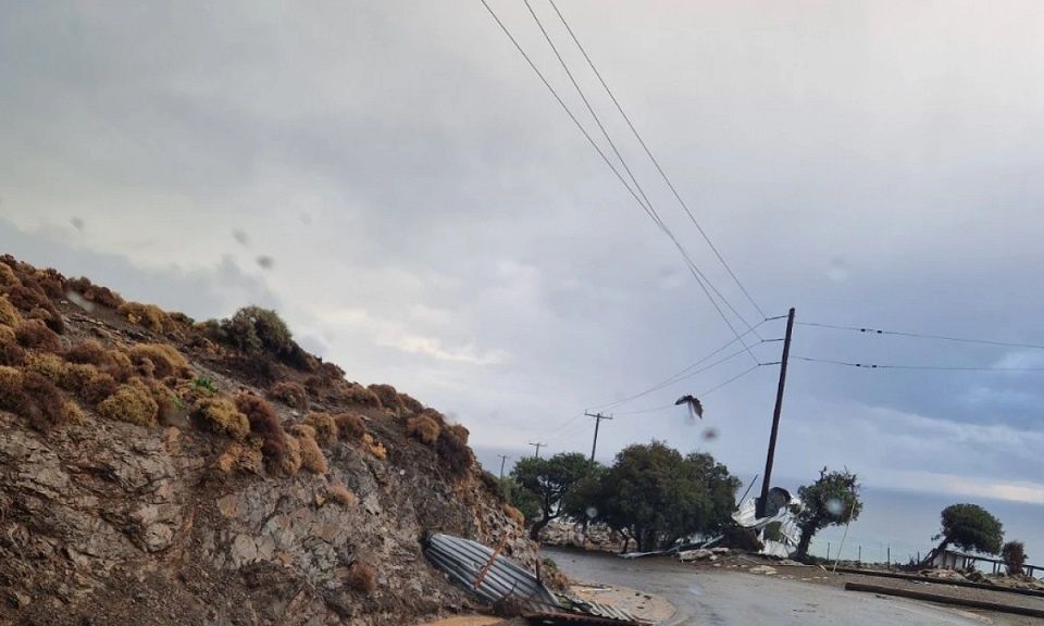 Χωρίς ρεύμα ο Τσούτσουρας – Μπουρίνι αναποδογύρισε αυτοκίνητο!