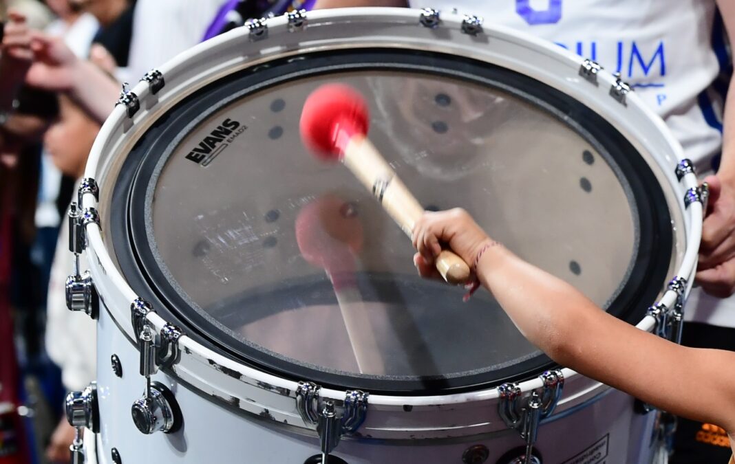 Θεσσαλονίκη: Επιτέθηκαν σε ανήλικο γιατί τους ενοχλούσε το τύμπανο κατά τη διάρκεια αγώνα