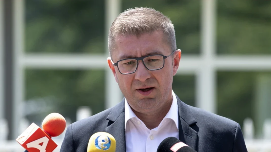 Προκαλεί ο Μιτκόσκι, για μένα το όνομα «Μακεδονία» είναι ιερό, λέει, παρά τη Συμφωνία των Πρεσπών