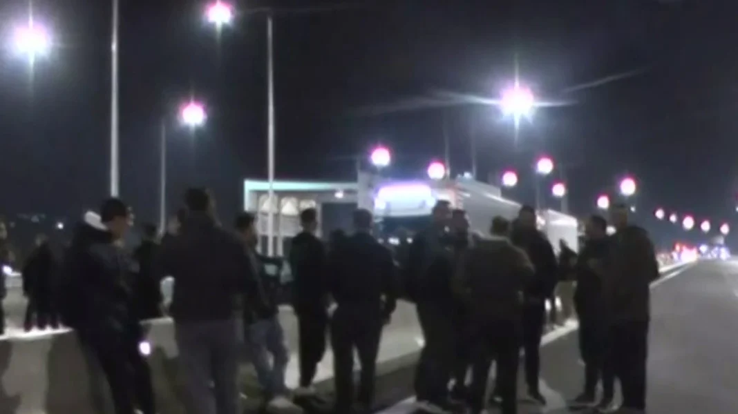 Έληξε ο αποκλεισμός από τους αγρότες στον αυτοκινητόδρομο Πατρών – Πύργου, αποκαταστάθηκε η κυκλοφορία