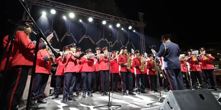 Χριστουγεννιάτικες μελωδίες από τη Φιλαρμονική του Δήμου Ηρακλείου