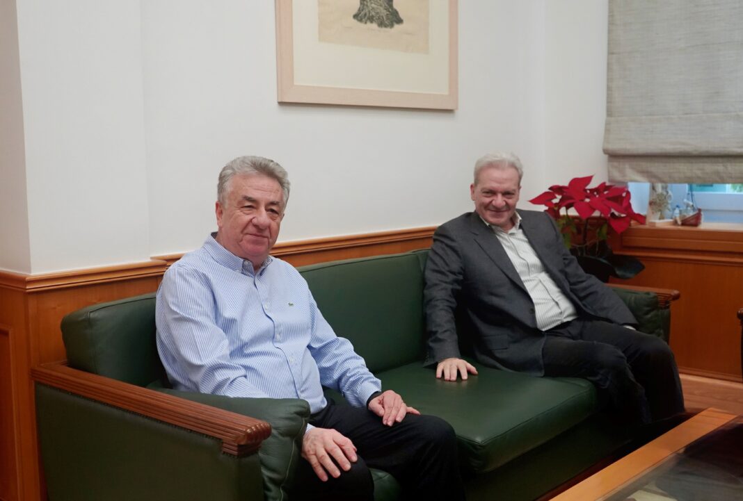 Η αντιμετώπιση της λειψυδρίας στο επίκεντρο της συνάντησης Αρναουτάκη – Καλοκαιρινού