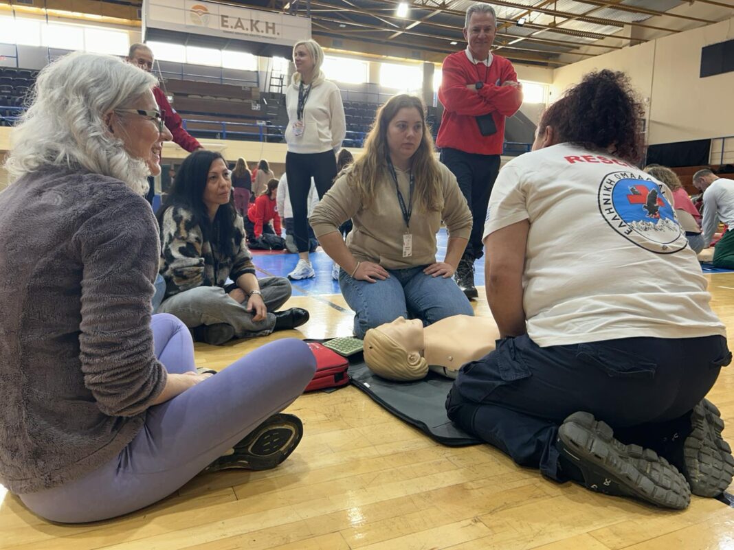 Ηράκλειο: Περισσότεροι από 250 καθηγητές εκπαιδεύτηκαν σε ΚΑΡΠΑ και χρήση απινιδωτή