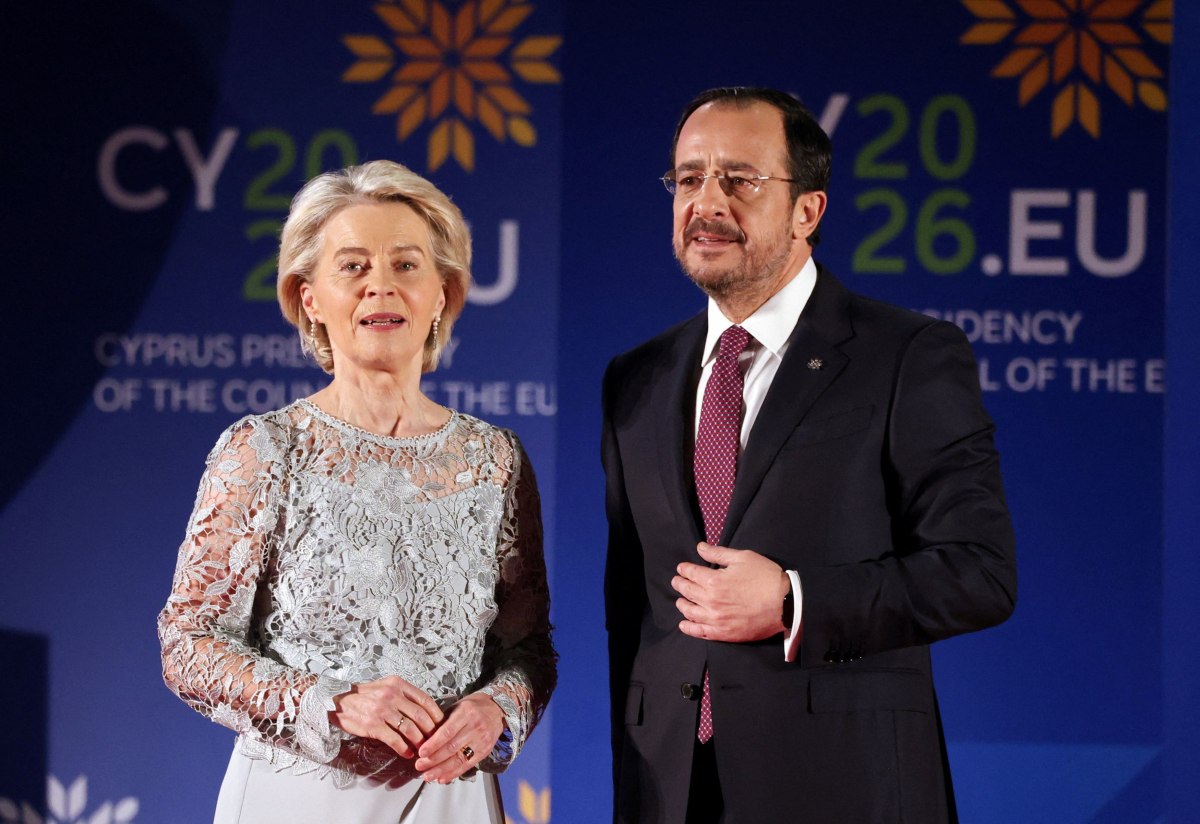 Φον ντερ Λάιεν: Προτεραιότητα η επανένωση της Κύπρου