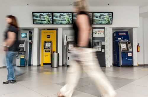 Στους τραπεζικούς λογαριασμούς σήμερα οι αυξήσεις μισθών από τη νέα φορολογική κλίμακα