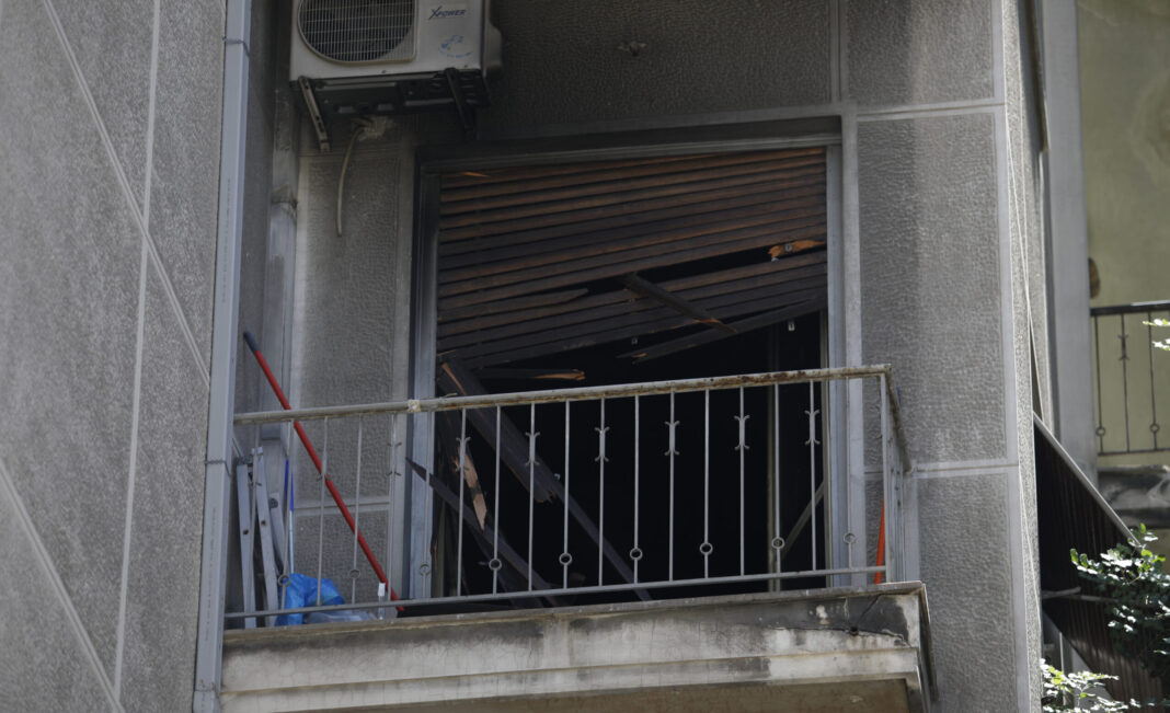 Ηράκλειο: Αναστάτωση στο κέντρο της πόλης από φωτιά σε διαμέρισμα