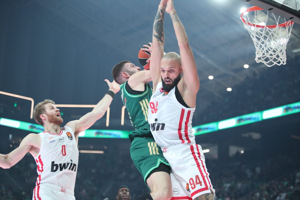 «Άλωσε» το ΟΑΚΑ ο Ολυμπιακός