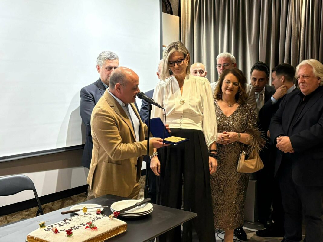 Τίμησαν έναν εμβληματικό επιχειρηματία του τουρισμού