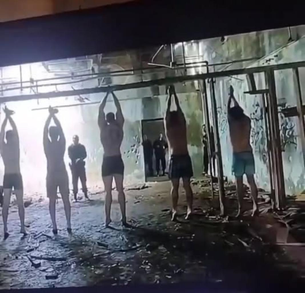 Τα βίντεο που δείχνουν τα… βασανιστήρια Μαδούρο