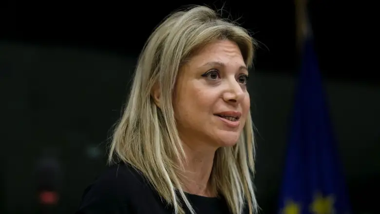 Αντιδράσεις των πολιτικών κομμάτων στις δηλώσεις Καρυστιανού για τις αμβλώσεις