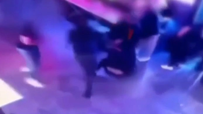 Βίντεο-σοκ από τον θανάσιμο ξυλοδαρμό του 30χρονου σε μπαρ στην Πάτρα