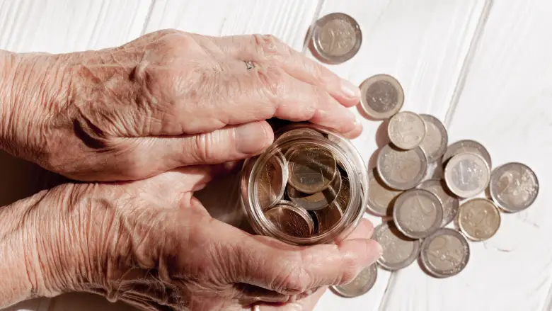 Αντίστροφη μέτρηση για τις συντάξεις Φεβρουαρίου – Οι ημερομηνίες ανά ταμείο