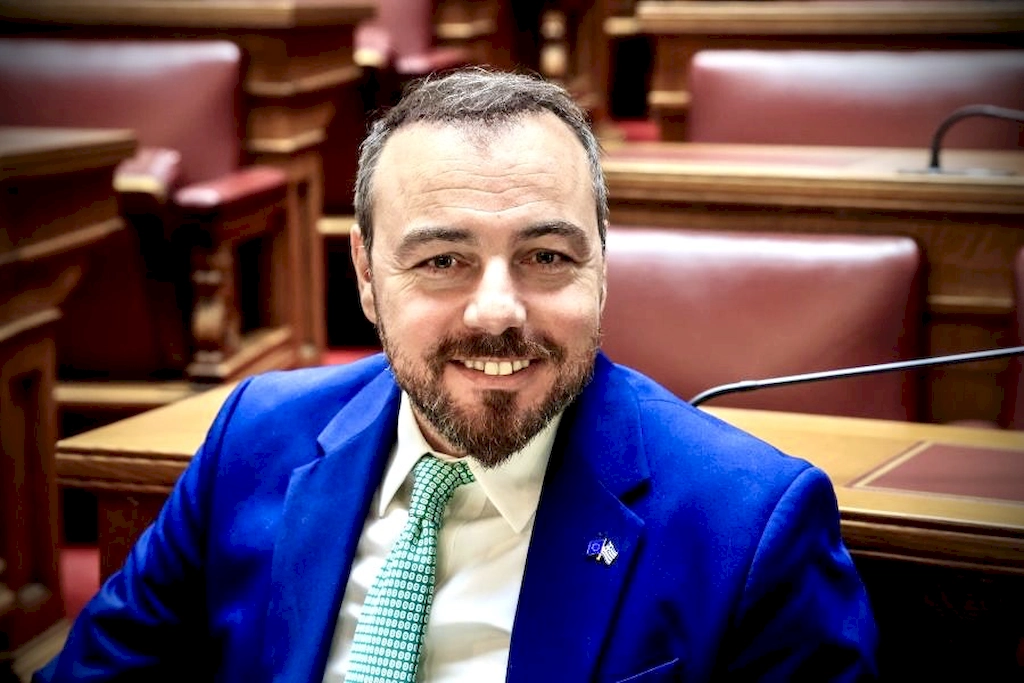 Το πινγκ πονκ και η θέση του Φραγκίσκου Παρασύρη για τον Νότιο Οδικό Άξονα Κρήτης